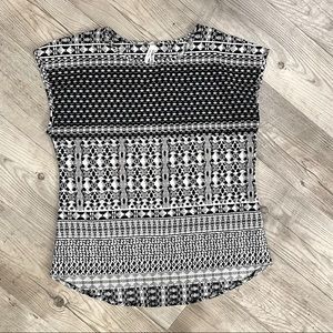 Sleeveless Black and White Blouse